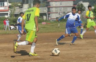 पोखरामा  पाँचौ सिम्पानी सेभेन ए साइड फुटबल प्रतियोगिता शुरु ।