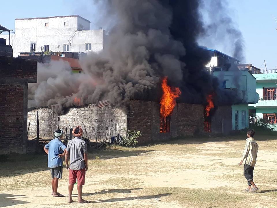 बर्दघाटमा फर्निचर उद्योगमा आगलागी हुँदा १ करोड ५० लाख क्षति |