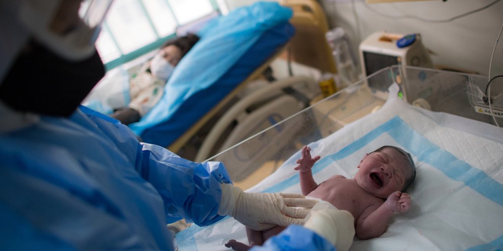 कोरोना संक्रमित महिलाले स्वस्थ शिशु जन्माईन